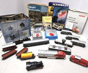 lot 123 image: Nice Estate Lot of Vintage German MARKLIN Trains wAccessories & Track