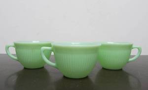 lot 64 image: 3 Vintage FIRE KING Ribbed Jadeite Coffee  Tea Cups