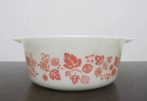 lot 65 image: Vintage PYREX Pink Gooseberry Dish