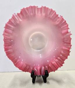 lot 140 image: Beautiful Antique Crimped Cranberry to White Glass Wedding Basket