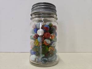 lot 144 image: Canning Jar Full of Vintage & Antique Glass Marbles