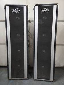 lot 203 image: LARGE Working Retro Vintage PEAVEY Tower Speakers