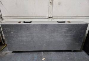 lot 206 image: LARGE Aluminum Musical Equipment TravelCarrying Case wPadding