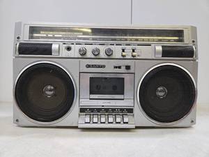 lot 211 image: Retro Vintage Working SANYO Model M9830 Tape Deck Stereo Boombox
