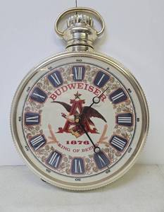 lot 212 image: Vintage BUDWEISER Advertising Pocket Watch Electric Wall Clock Sign