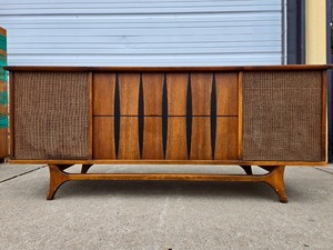 Mid Century Stereo Turntable Console Cabinet