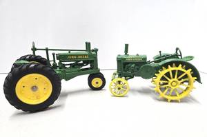 lot 231 image: Pair of JOHN DEERE Diecast Metal Tractors