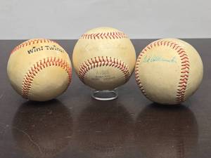 lot 237 image: Group of 3 Vintage Baseballs Including Autographs Minnesota Twins etc
