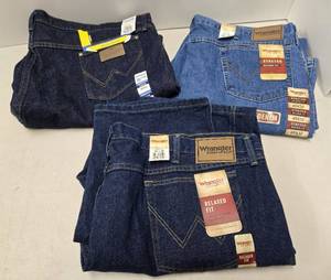 lot 254 image: 3 Pair of Brand New WRANGLER Mens Jeans - See Pics for Sizes