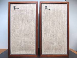 lot 273 image: Great Quality Vintage 1960s JBL Lancer 33 Speakers