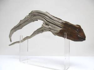 lot 281 image: Unique Vintage Native American Driftwood art  sculpture of a Fish