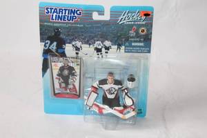 lot 20 image: Starting Lineup 1999-2000 NHL Goalie Action Figure Collectible