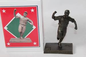 lot A-31 image: Kirby Puckett Bronze Commemorative Statue