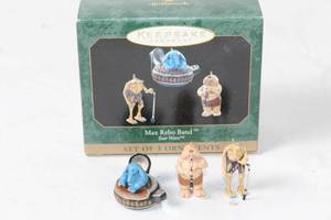 lot 43 image: 1999 Hallmark Keepsake Max Rebo Band Ornament Set