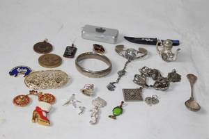 lot 54 image: Assortment of Jewelry, Medals, and Collectible Items