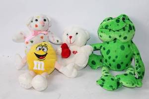 lot 153 image: Set of 4 Plush Toys Frog, Spotted Bear, M&M Character, and Valentine Bear