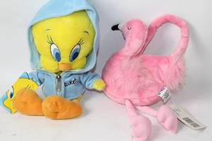 lot 155 image: Set of 2 Plush Toys Tweety Bird in Hoodie and Pink Flamingo