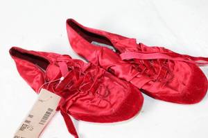 lot 170 image: Steve Madden Womens Red Ballet Flats Size 6.5M
