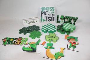 lot 271 image: St. Patricks Day Decor Collection - Shamrocks and Irish Themed Accents
