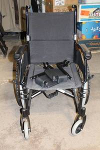 lot 286 image: Karman Lightweight Manual Wheelchair with Footrests