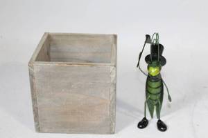 lot 293 image: Decorative Grasshopper Figurine with Top Hat and Wooden Box