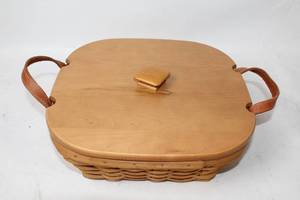 lot 304 image: Handmade Longaberger Woven Basket with Lid