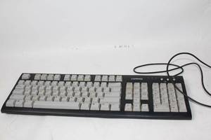lot 316 image: Compaq Vintage PS2 Wired Keyboard with Numeric Keypad