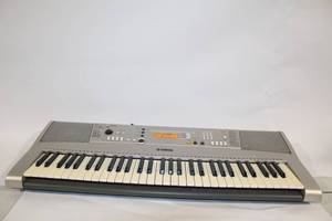 lot 389 image: Used Yamaha Portatone Electronic Keyboard PSR-E313
