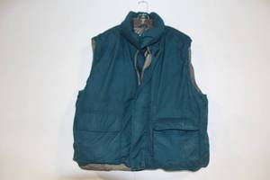 lot 395 image: Cabelas Premier Northern Goose Down Vest, Teal, XL-Tall
