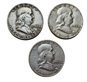 lot 7 image: Collection of 3 Franklin Half Dollars - 1952 and 1954
