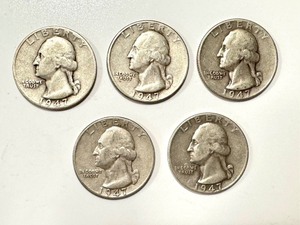 lot 53 image: Set of 5 Circulated 1947 Washington Quarters