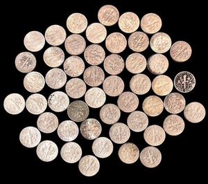 lot 19L image: Large Assortment of Vintage Roosevelt Dimes