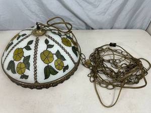 lot 19 image: Vintage Hanging Floral Glass Light Fixture