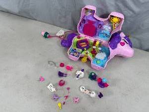 lot 34 image: Polly Pocket Unicorn Party Playset