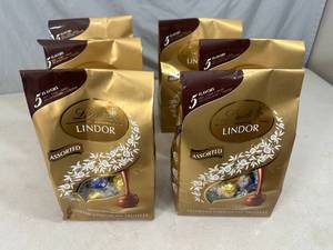 lot 43 image: 6 New Bags of Lindt Lindor Chocolate Truffles