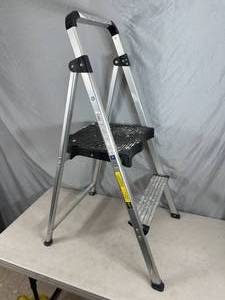 lot 80 image: Aluminum Step Stool