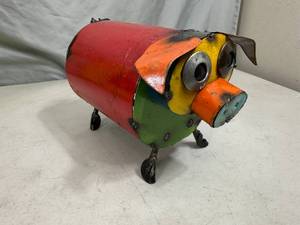 lot 85 image: Recycled Metal Art Pig