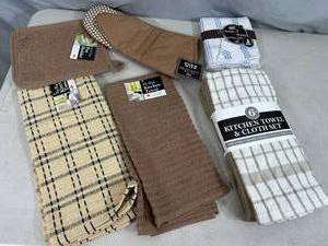 lot 109 image: New Kitchen Towels, Dish Rags, Pot Holders, Etc