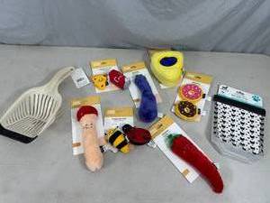 lot 111 image: New Cat Toys, Treat Bag, Litter Scoop