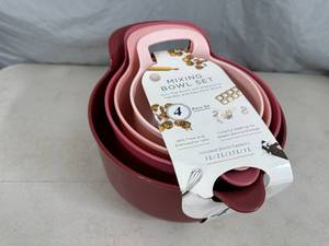 lot 115 image: New 4 Piece Mixing Bowl Set