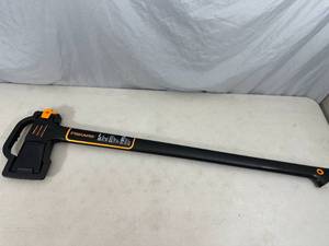 lot 116 image: New Fiskars Wood Splitter Axe