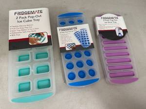 lot 155 image: 6 New Easy Pop-Out Ice Cube Trays
