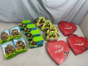 lot 206 image: Assorted Lindt Lindor Chocolate