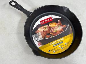 lot 212 image: New 10 inch Cast Iron Skillet