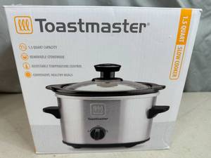 lot 221 image: New Toastmaster 1.5 Quart Slow Cooker