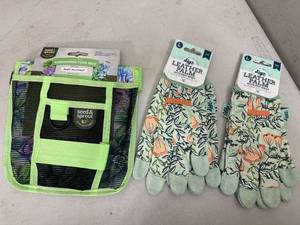 lot 261 image: New Gardening Belt and 2 Pairs Garden Gloves