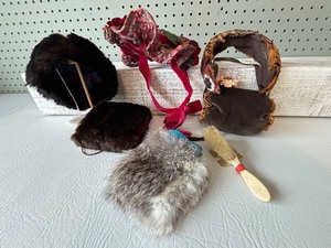 lot 32 image: Collection of Vintage Fur and Fabric Hats, Headband, Purse and Muffler