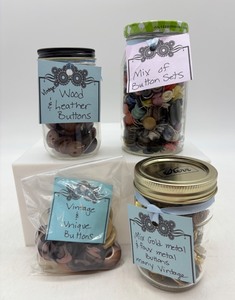 lot 52 image: Collection of Vintage and Unique Button Sets