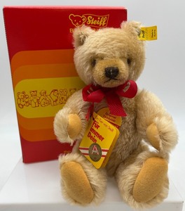 lot 62 image: Steiff Original Teddy Bear with Yellow Ear Tag and Original Box