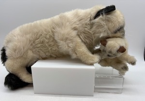 lot 79 image: Vintage Applause Plush Cat with Kitten Figurine